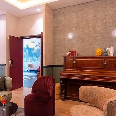 Hotel Brittany 4*