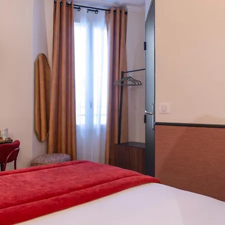 Hotel Brittany 3*