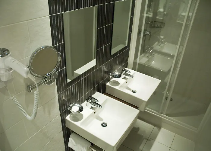 オテル ブリッタニー ホテル